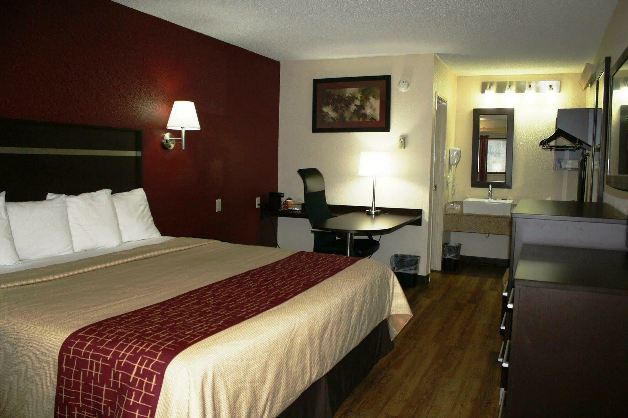Red Roof Inn Plus+ Nashville Fairgrounds Экстерьер фото